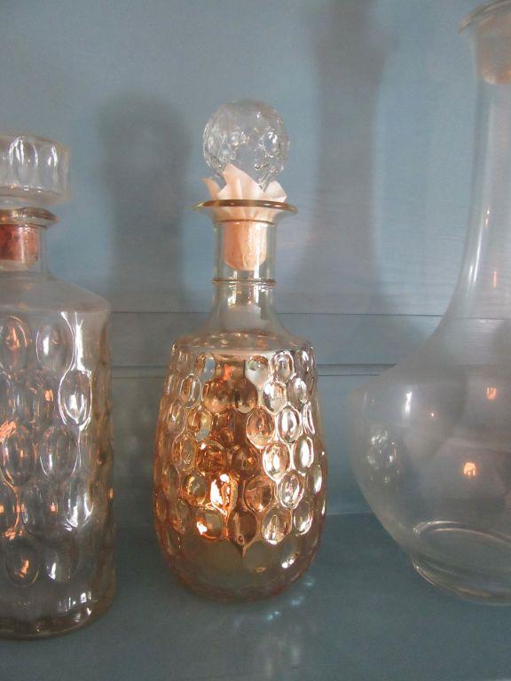 GLASS DECANTERS WITH EXTRA STOPPERS