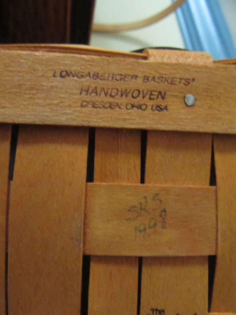 THE CRAWFORD BARN LONGABERGER BASKET SEPTEMBER 1998 WITH LID AND INSERT