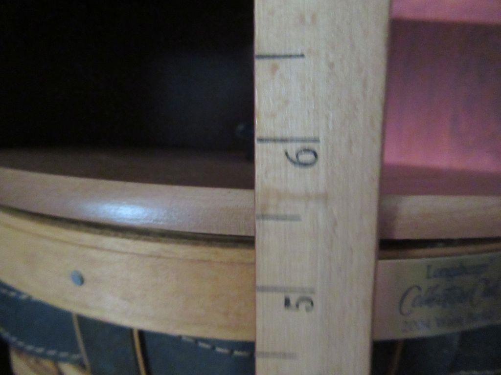 2004 LONGABERGER COLLECTORS CLUB WARE BASKET WITH LID AND INSERT