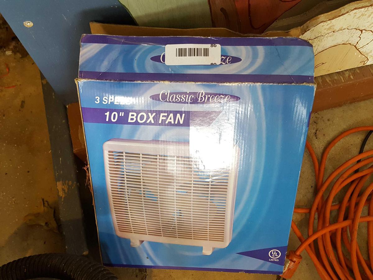 3 speed 10 inch box fan with box