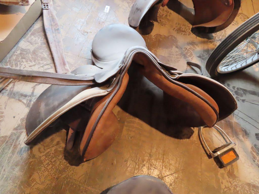 leather saddle with reflector style stirrups