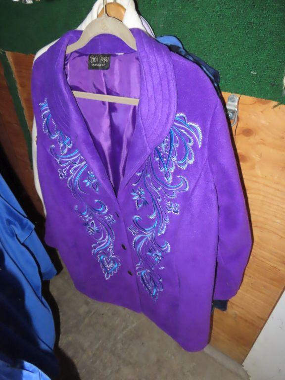 Ladies jackets mostly sizes large to 1X