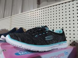 Skechers size 9 shoes