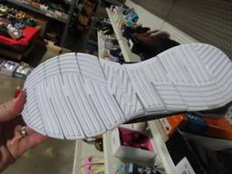 Skechers size 9 shoes