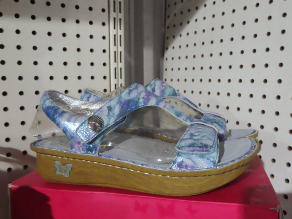 Alegria size 9 sandals