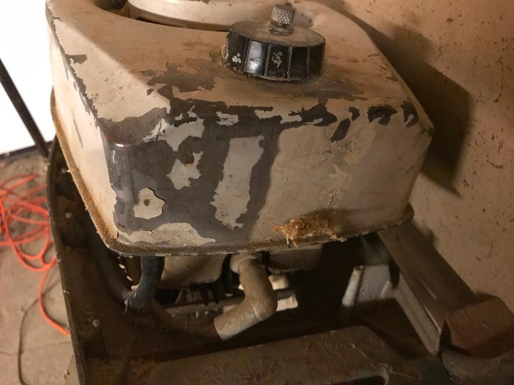OUTBOARD MOTOR NO COVER NO TITLE