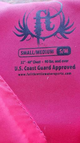 One small/medium full throttle life jacket