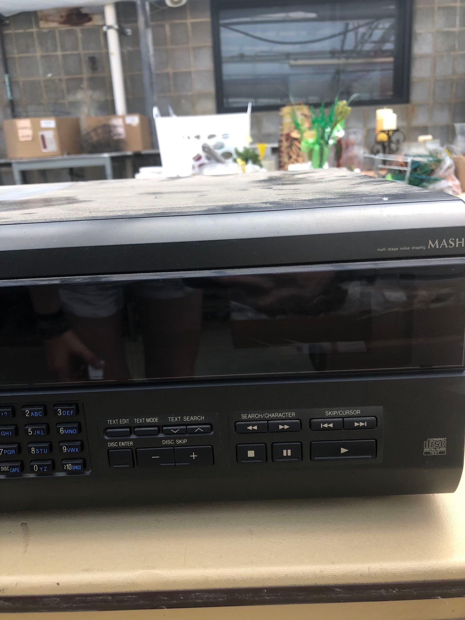 Technics model SL-MC7 compact disc changer