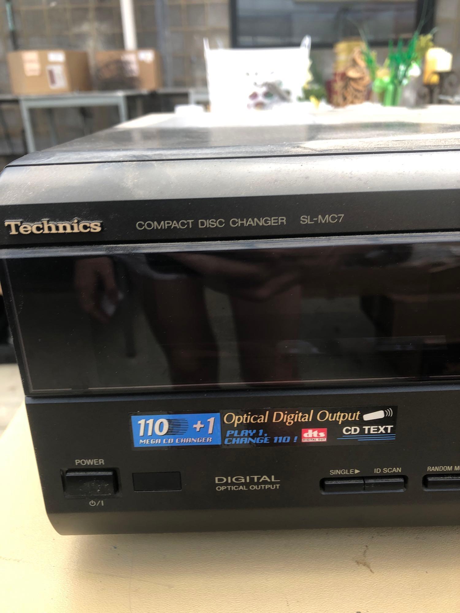 Technics model SL-MC7 compact disc changer