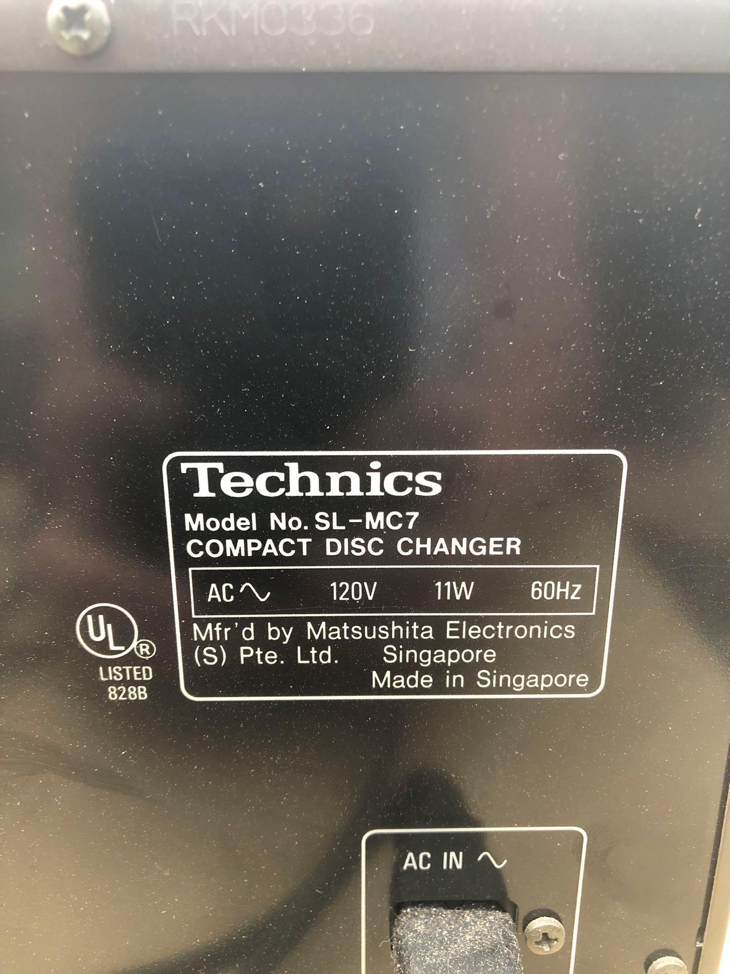 Technics model SL-MC7 compact disc changer