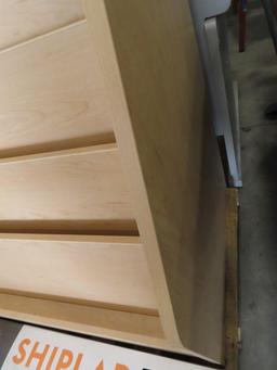 Magazine or bookstation
