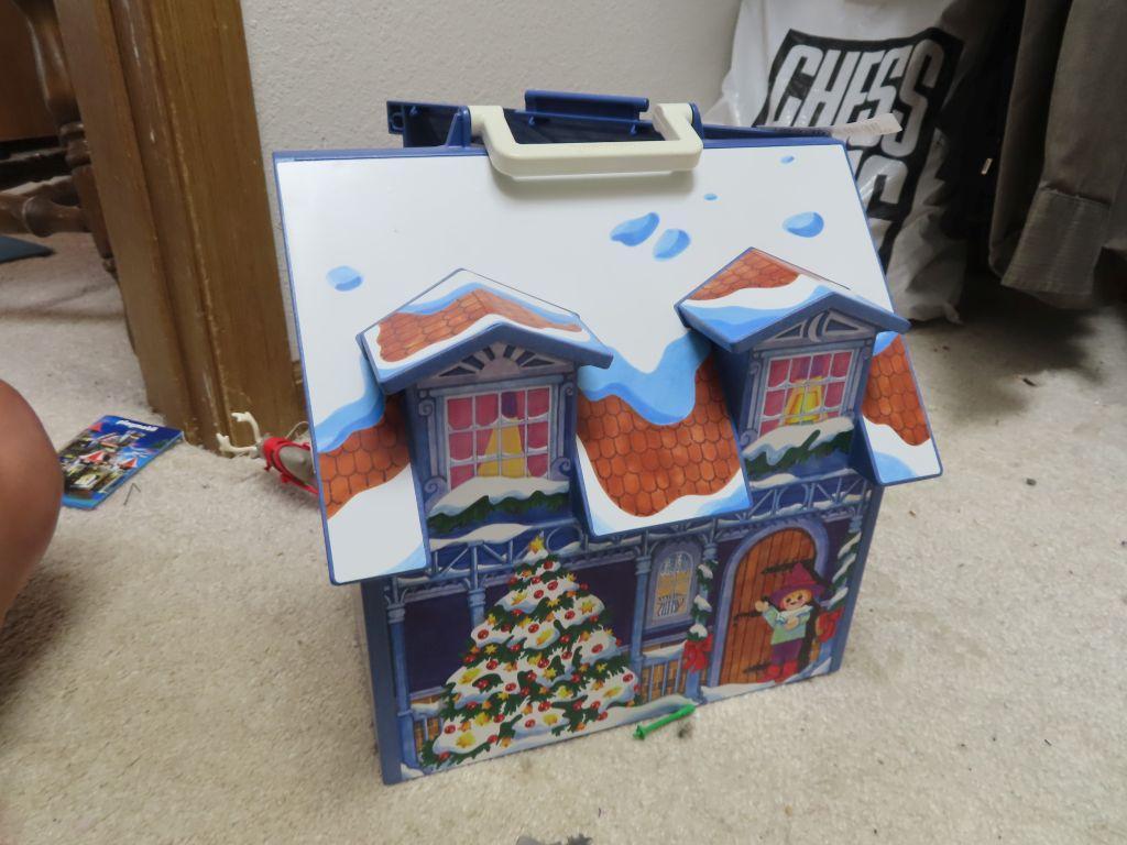 Playmobil Christmas house. Incomplete.