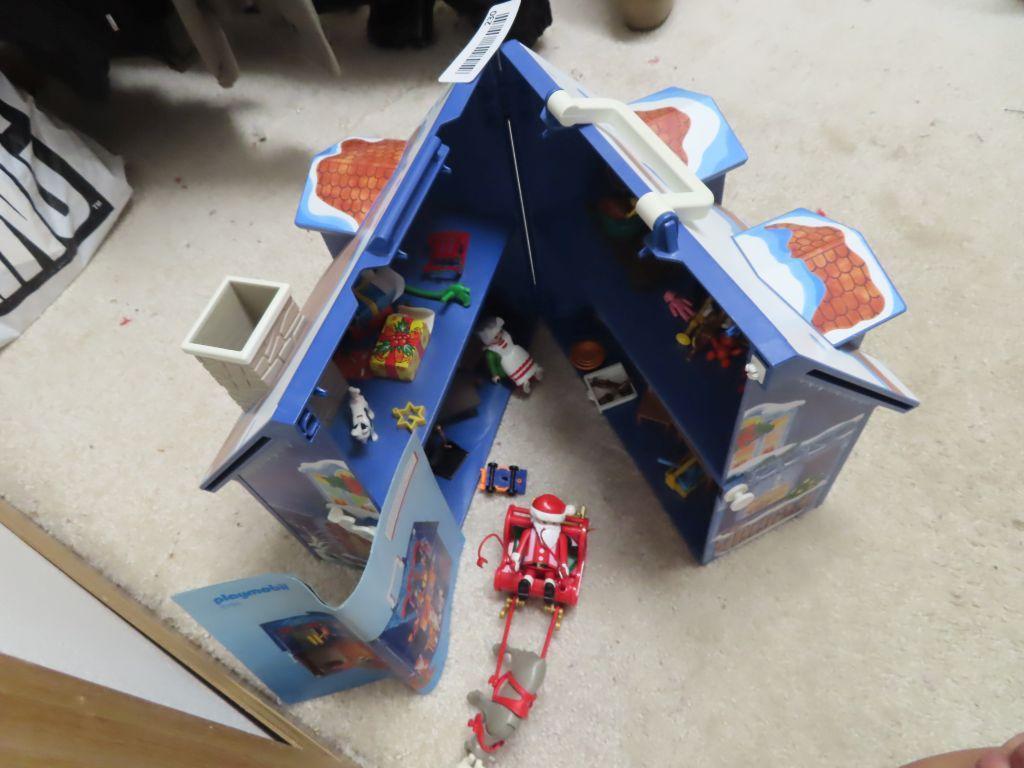 Playmobil Christmas house. Incomplete.