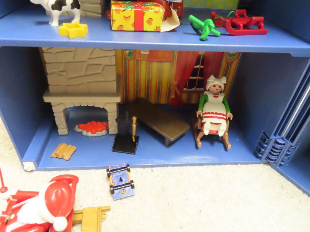 Playmobil Christmas house. Incomplete.