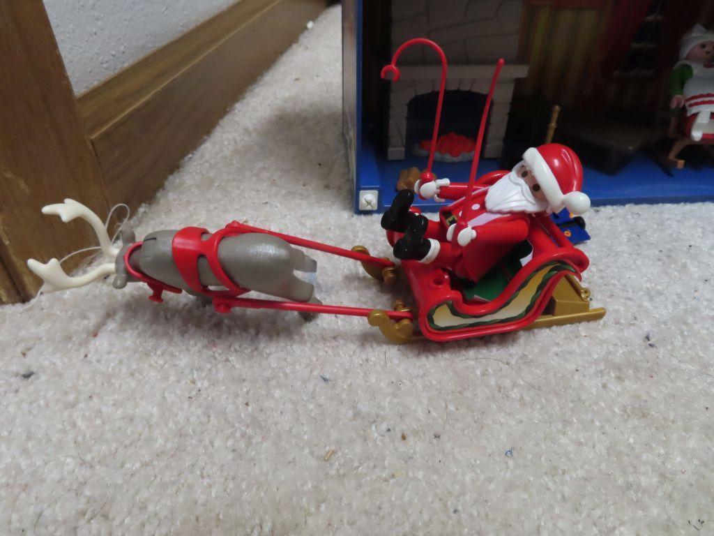Playmobil Christmas house. Incomplete.