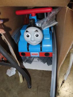 Fisher-Price Power Wheels Thomas and Friends ride on train set with track