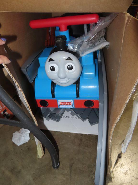 Fisher-Price Power Wheels Thomas and Friends ride on train set with track