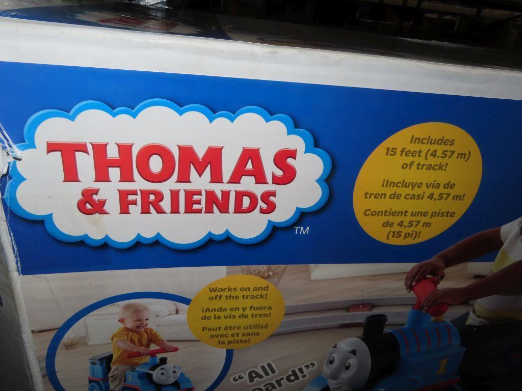 Fisher-Price Power Wheels Thomas and Friends ride on train set with track