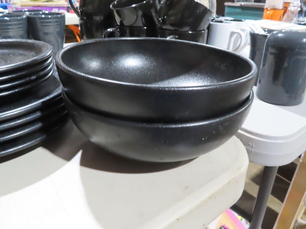 Fiestaware like bowls and plates