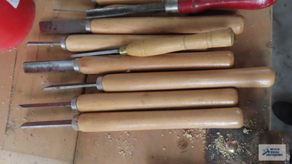 lot of lathe knives and cutters