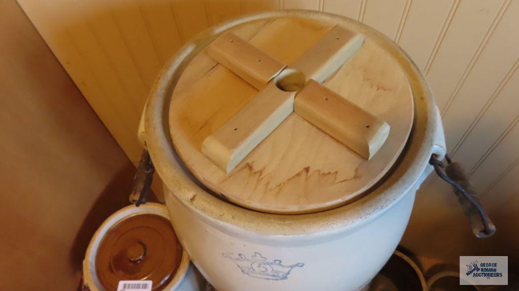 Two handled crock, number 5, extra wooden lid