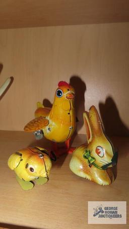 Vintage wind up animals. Largest chicken has leg...that is not attached.