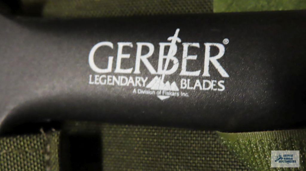 Gerber knife set in case