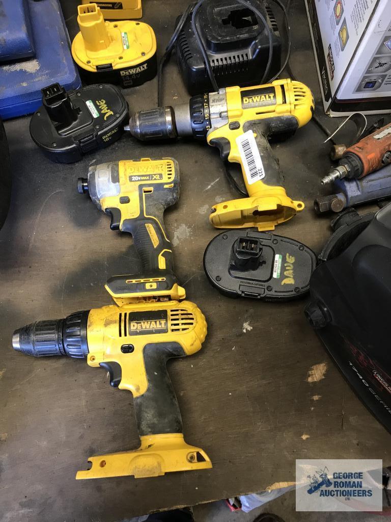 DEWALT BATTERY TOOLS, DO NOT MATCH