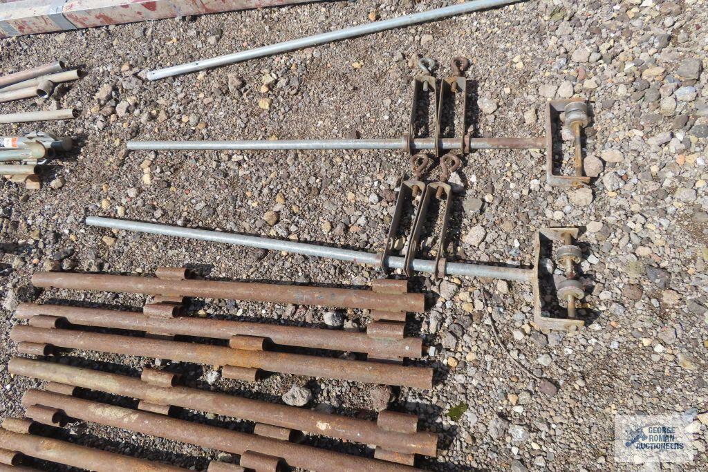 Lot of assorted scaffolding pieces