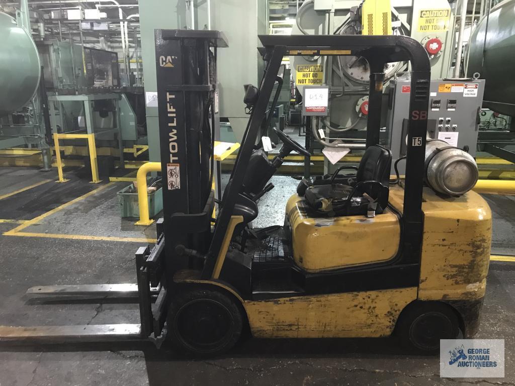 CAT FORKLIFT, MODEL CK630, PROPANE, SIDE SHIFTER, RUNS, LIFTS, NEEDS BRAKES