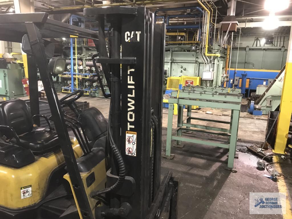 CAT FORKLIFT, MODEL CK630, PROPANE, SIDE SHIFTER, RUNS, LIFTS, NEEDS BRAKES