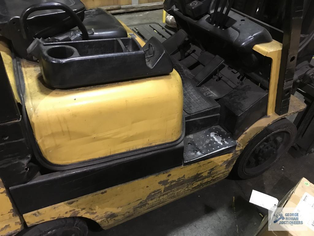 CAT FORKLIFT, MODEL GC-25K, PROPANE, SIDE SHIFTER, STARTS, MOVES, LIFTS, NO BRAKES