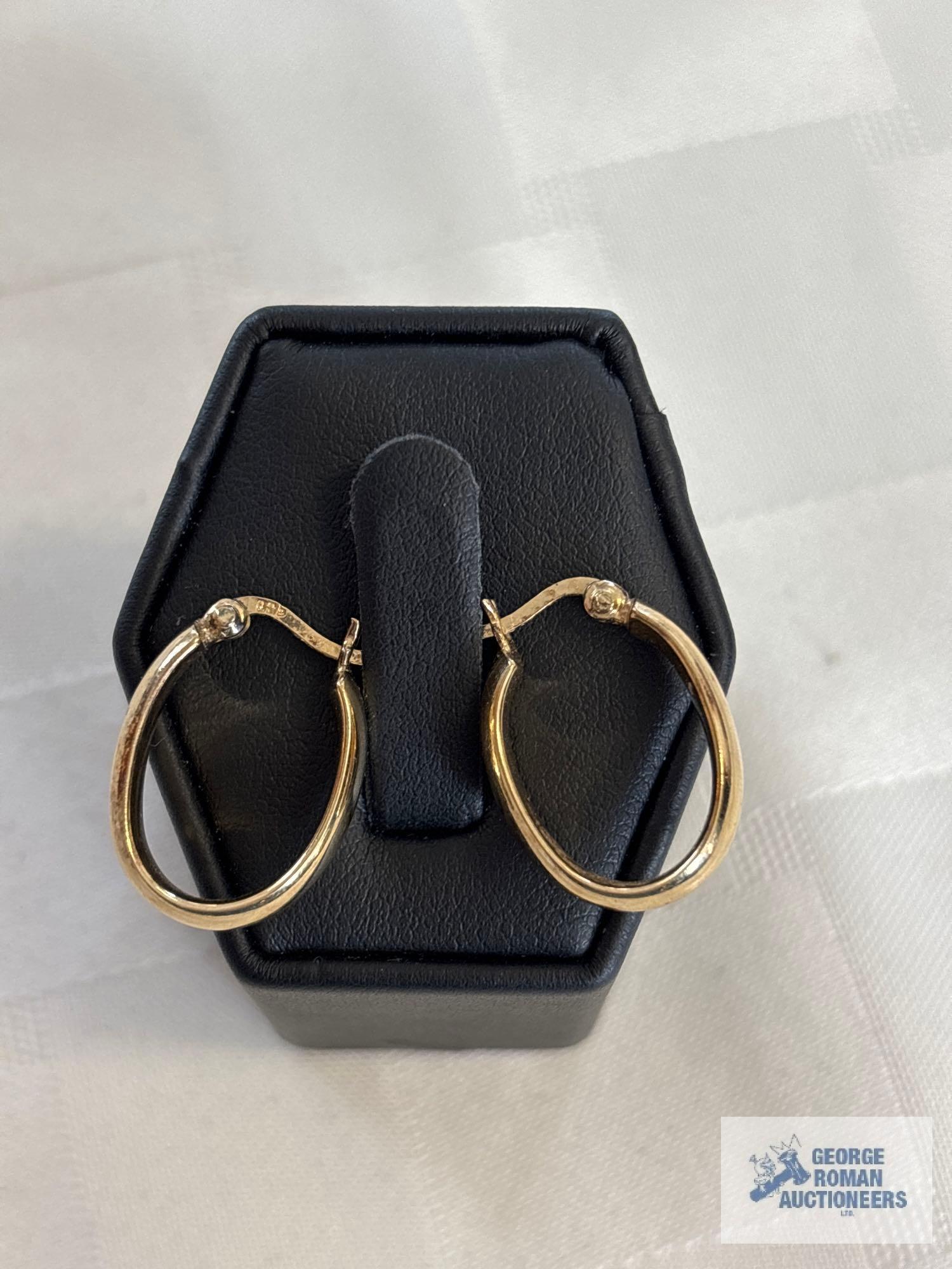 Gold colored hoop earrings, marked 925, approximate total weight is 3.03 G