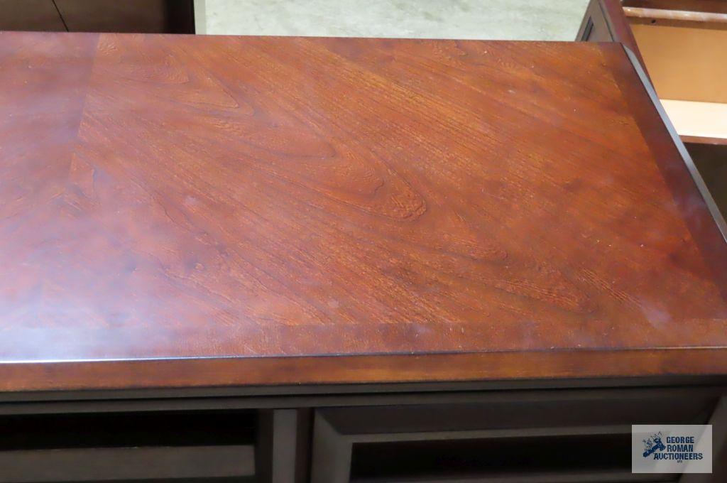 Cherry finish desk, matches lots 18, 19, and 21