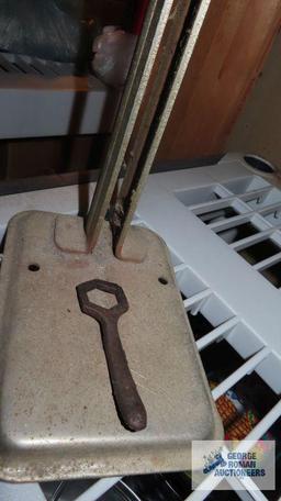 vintage bottle capper