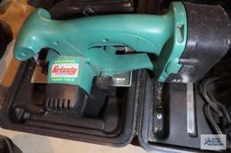 Grizzly 18 volt circular saw with one battery, charger and case