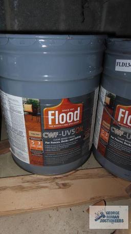 Clear wood finish for fences, decks and siding. all bottles are partial.