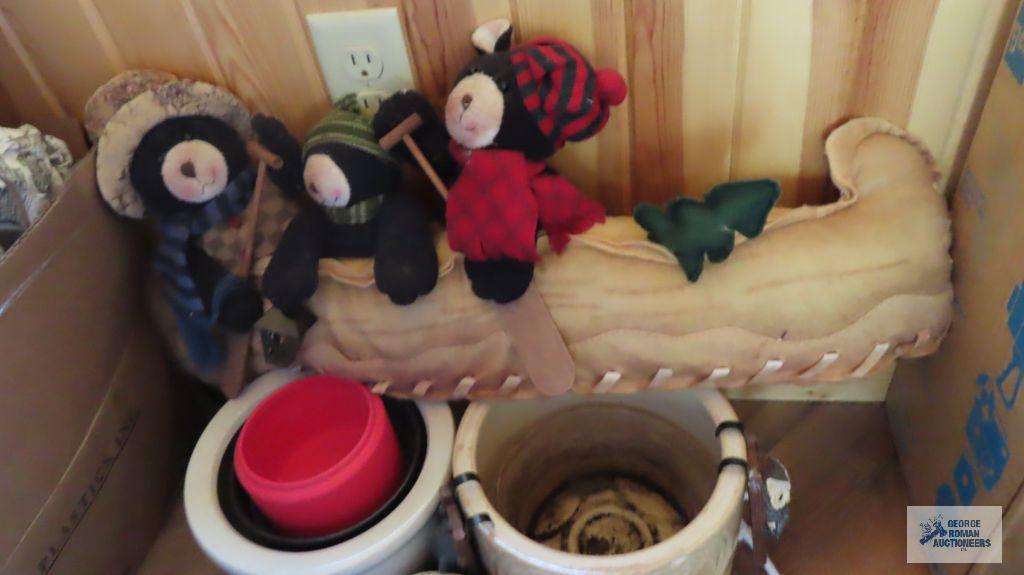 Planters. Macrame hanging ropes. Decorations. Plush bears in a canoe.