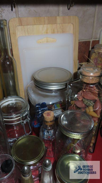 Lot of glass containers