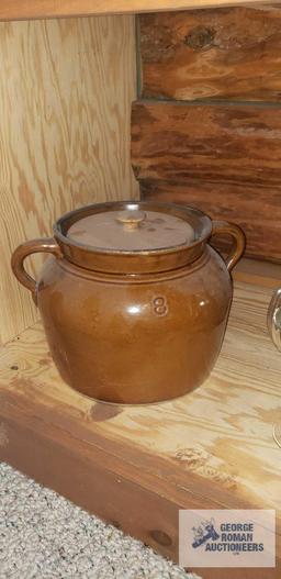 Number eight bean pot with wooden lid
