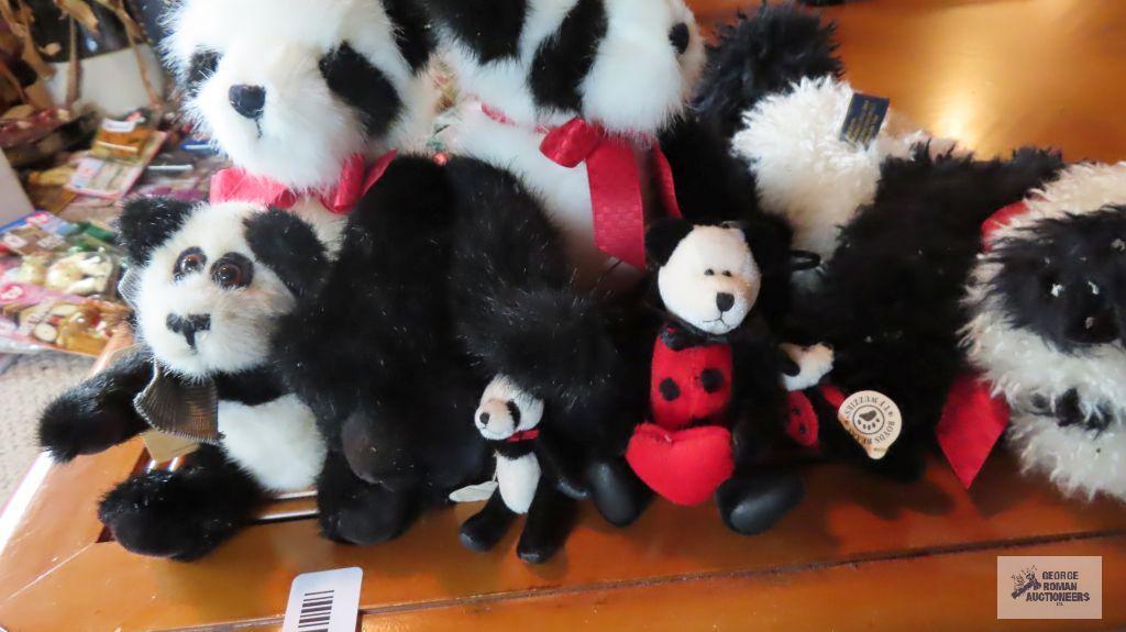 Assorted Boyds bears