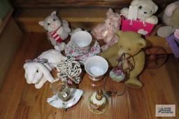 Trinkets and collectibles