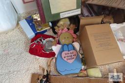 Various items including Boyds Bears teddy bears figurines,...slate painting and other decorative ite