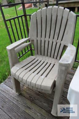 Plastic outdoor lawn furniture