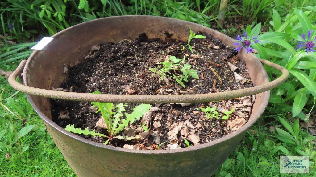 Cast iron cauldron