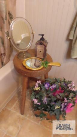 Wood stool. Vintage mirror. Other mirror. Decorations. Shower stool