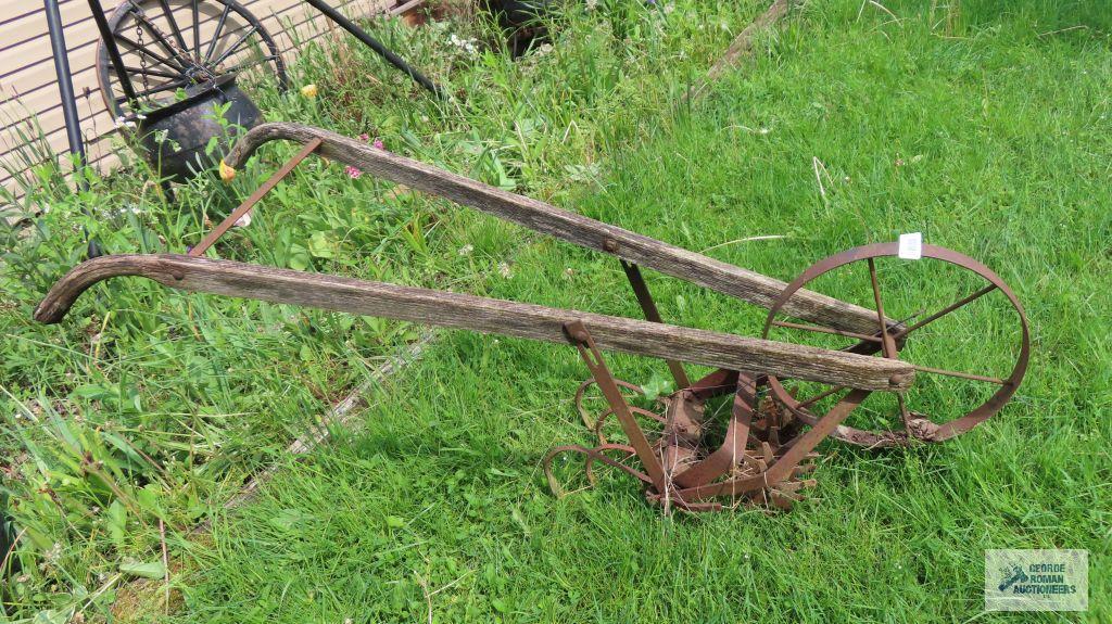 Antique cultivator