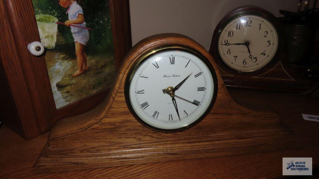 Daniel Dakota oak framed mantle clock