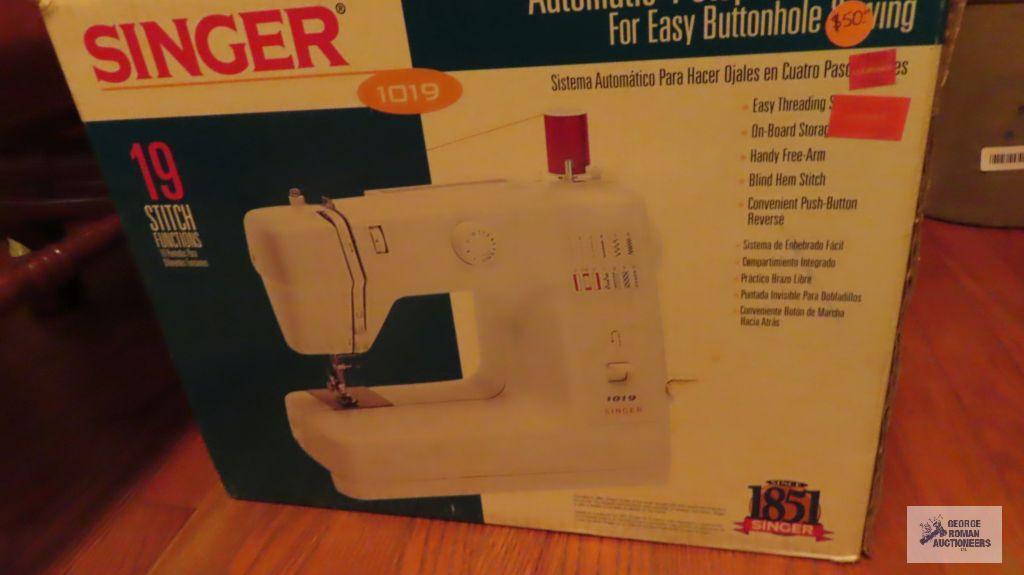 Singer,...automatic 4-step buttonhole for easy buttonhole,...sewing machine number 1019 and...access