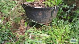 Cast iron cauldron with stand
